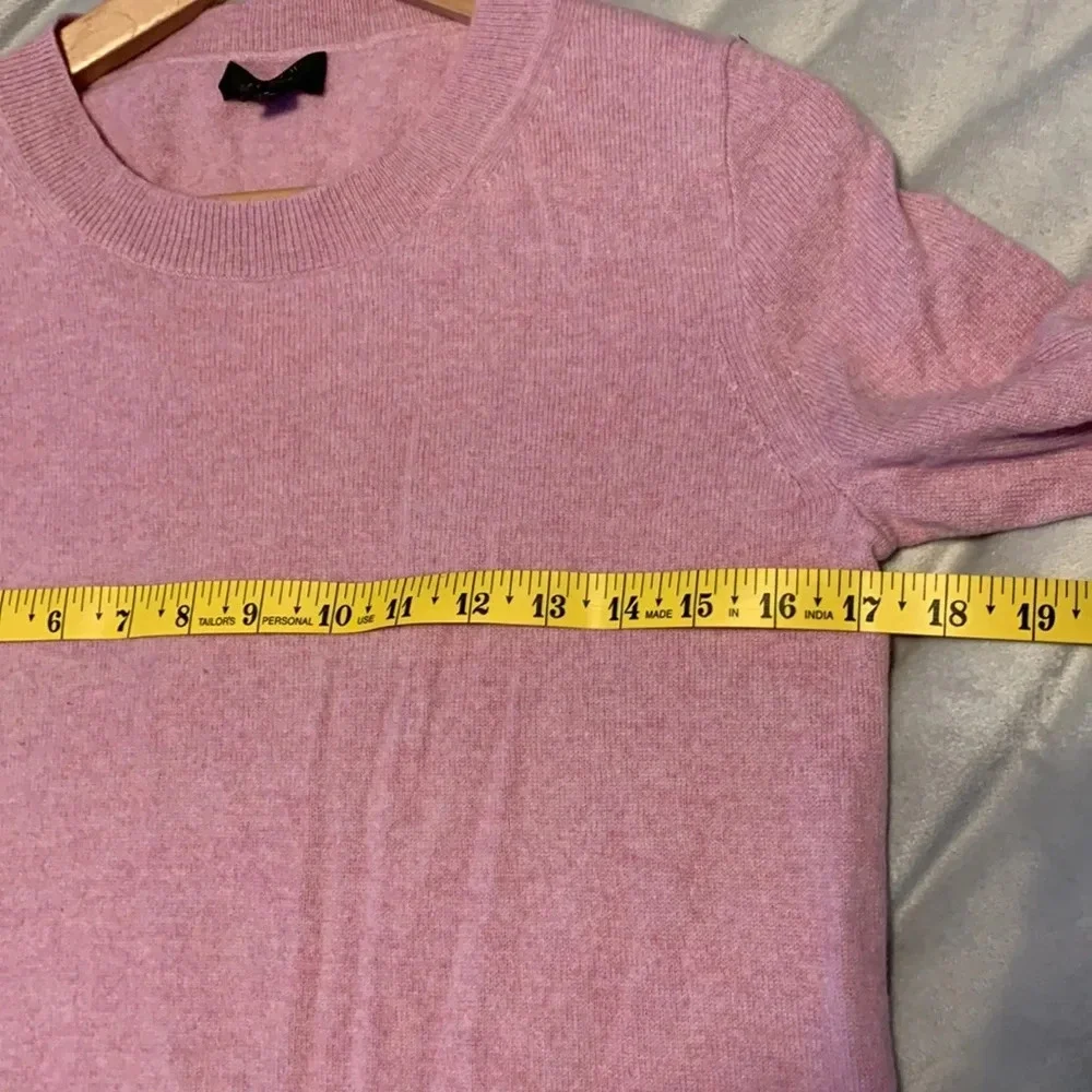 J crew size small light pink cashmere sweater crew neck long sleeve so soft